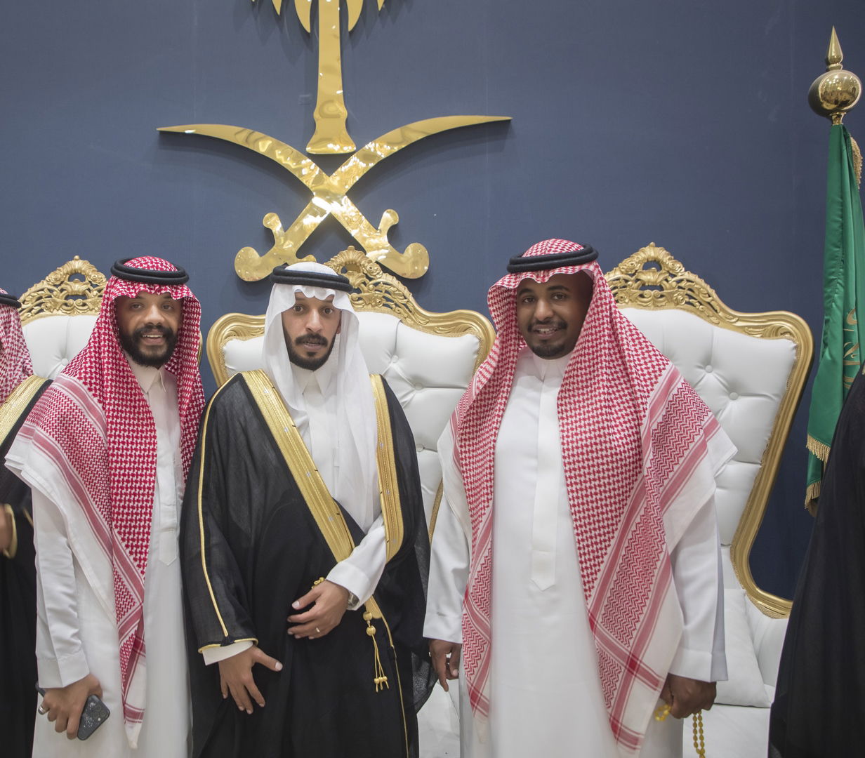 واحييا هذا الزواج غناء الفنانين 1. دحوم الطلاسي                                 2. منصور الدخيل                 3. بن مرضي                4. محمد مبارك