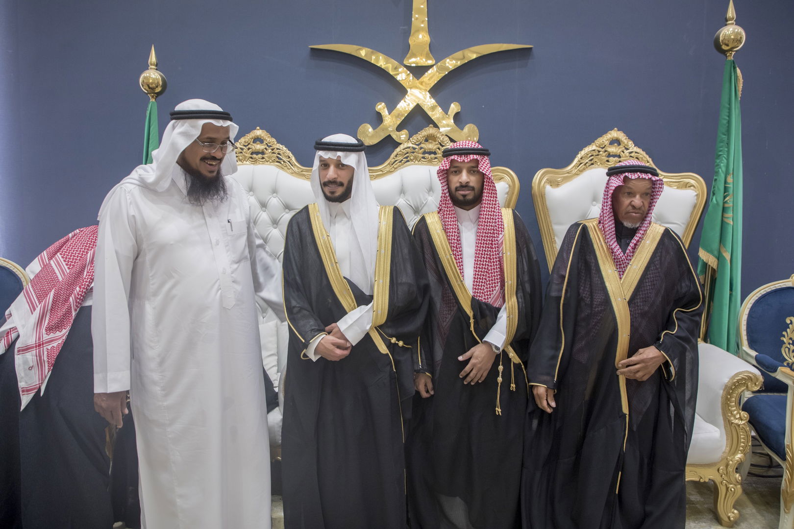 واحييا هذا الزواج غناء الفنانين 1. دحوم الطلاسي                                 2. منصور الدخيل                 3. بن مرضي                4. محمد مبارك