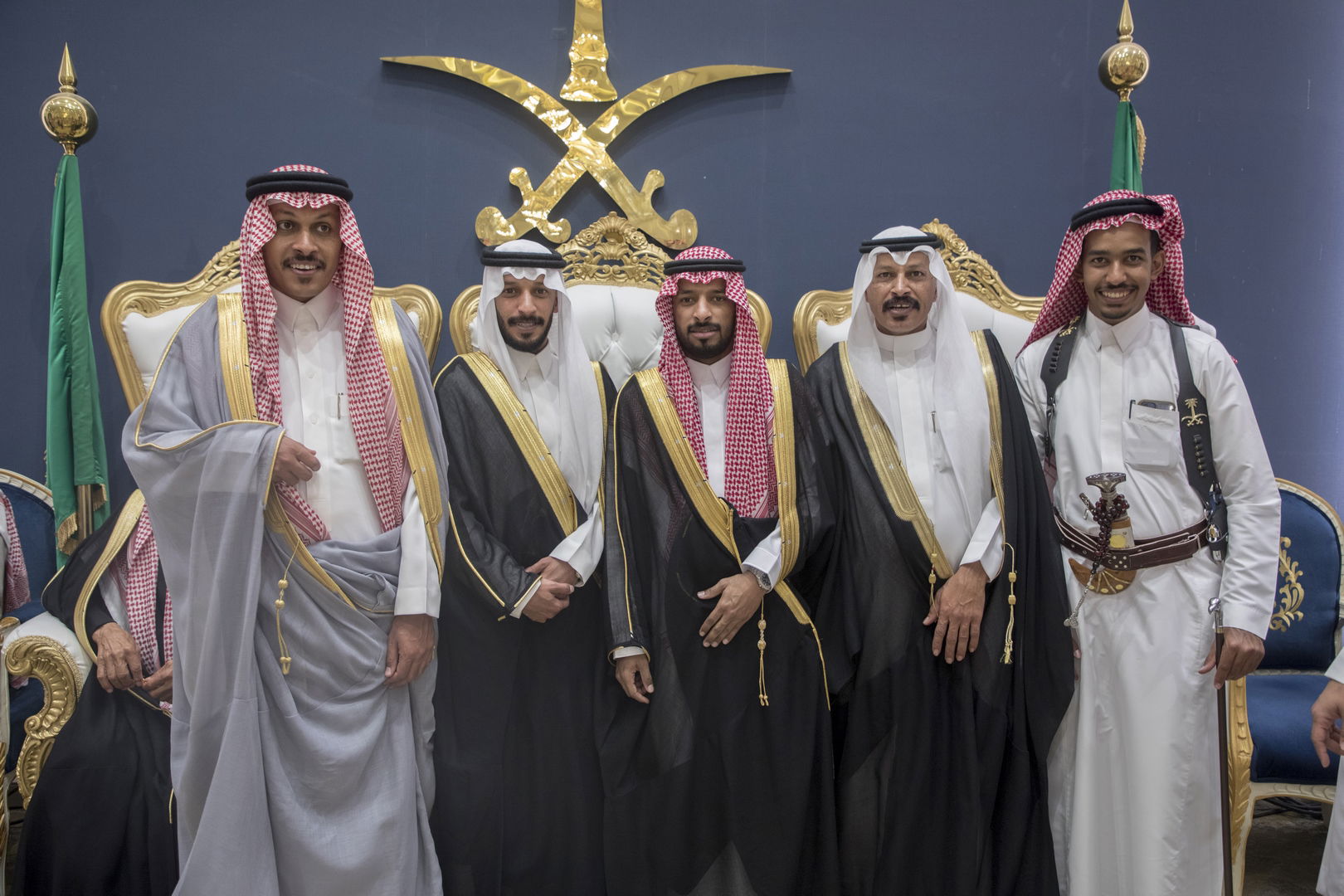 واحييا هذا الزواج غناء الفنانين 1. دحوم الطلاسي                                 2. منصور الدخيل                 3. بن مرضي                4. محمد مبارك