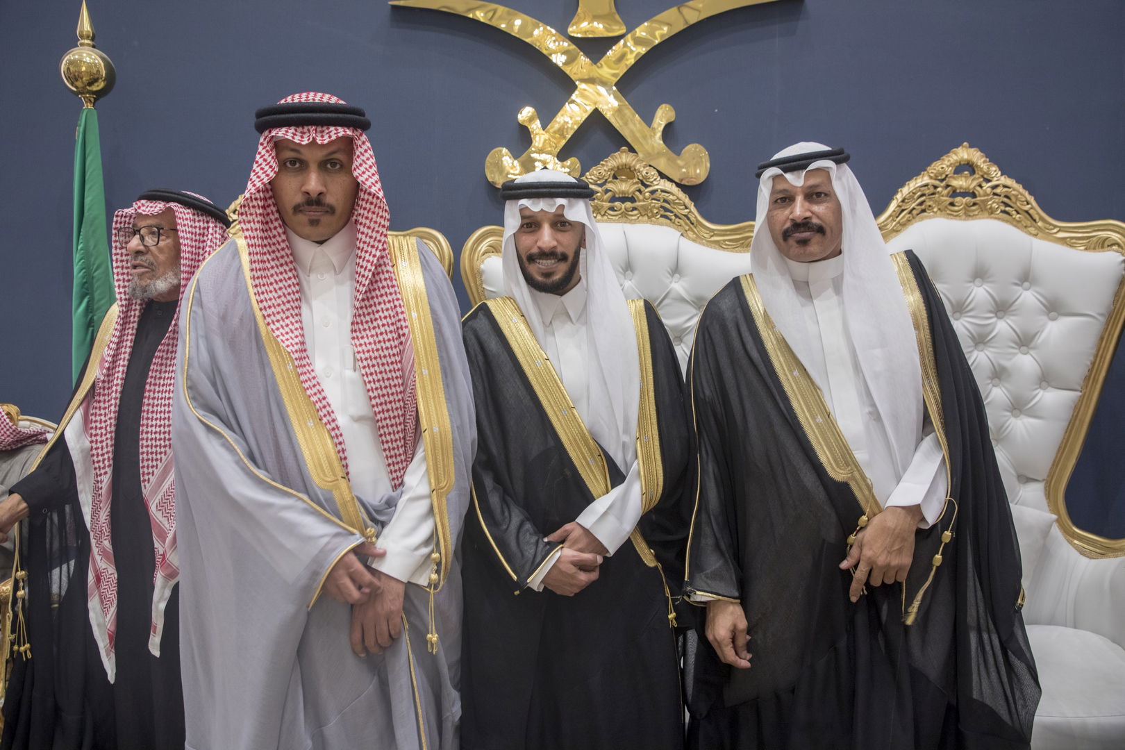 واحييا هذا الزواج غناء الفنانين 1. دحوم الطلاسي                                 2. منصور الدخيل                 3. بن مرضي                4. محمد مبارك