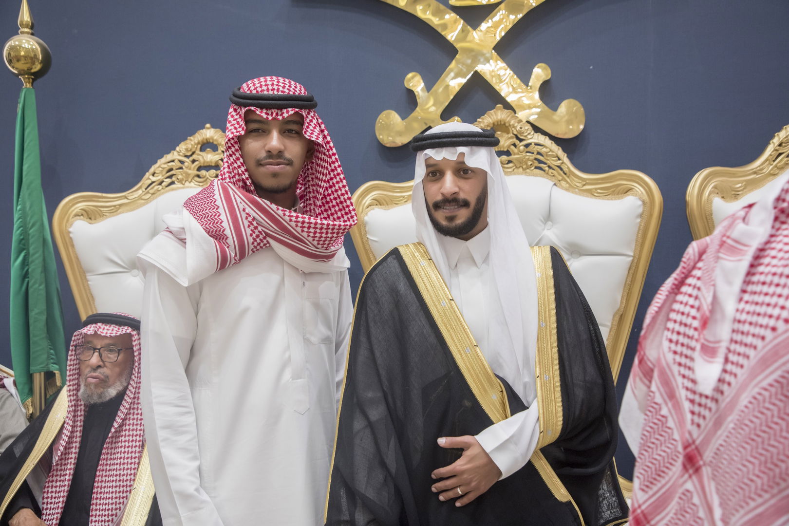 واحييا هذا الزواج غناء الفنانين 1. دحوم الطلاسي                                 2. منصور الدخيل                 3. بن مرضي                4. محمد مبارك