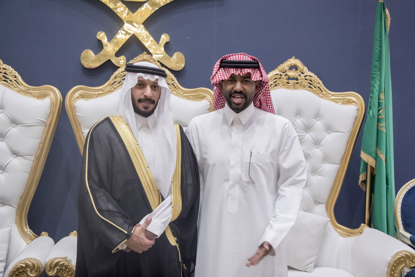 واحييا هذا الزواج غناء الفنانين 1. دحوم الطلاسي                                 2. منصور الدخيل                 3. بن مرضي                4. محمد مبارك