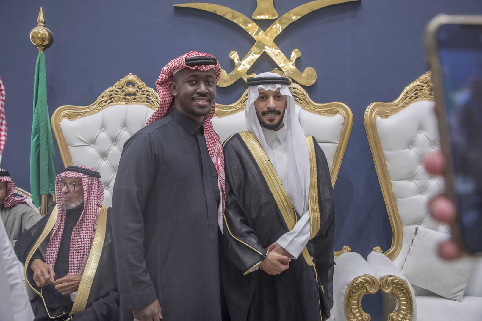 واحييا هذا الزواج غناء الفنانين 1. دحوم الطلاسي                                 2. منصور الدخيل                 3. بن مرضي                4. محمد مبارك