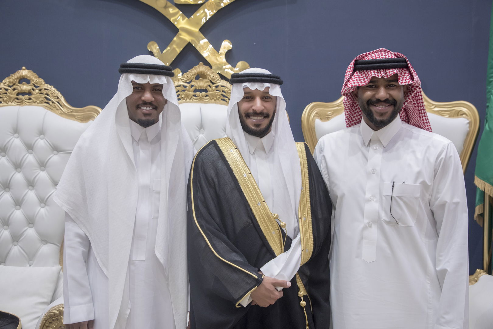 واحييا هذا الزواج غناء الفنانين 1. دحوم الطلاسي                                 2. منصور الدخيل                 3. بن مرضي                4. محمد مبارك