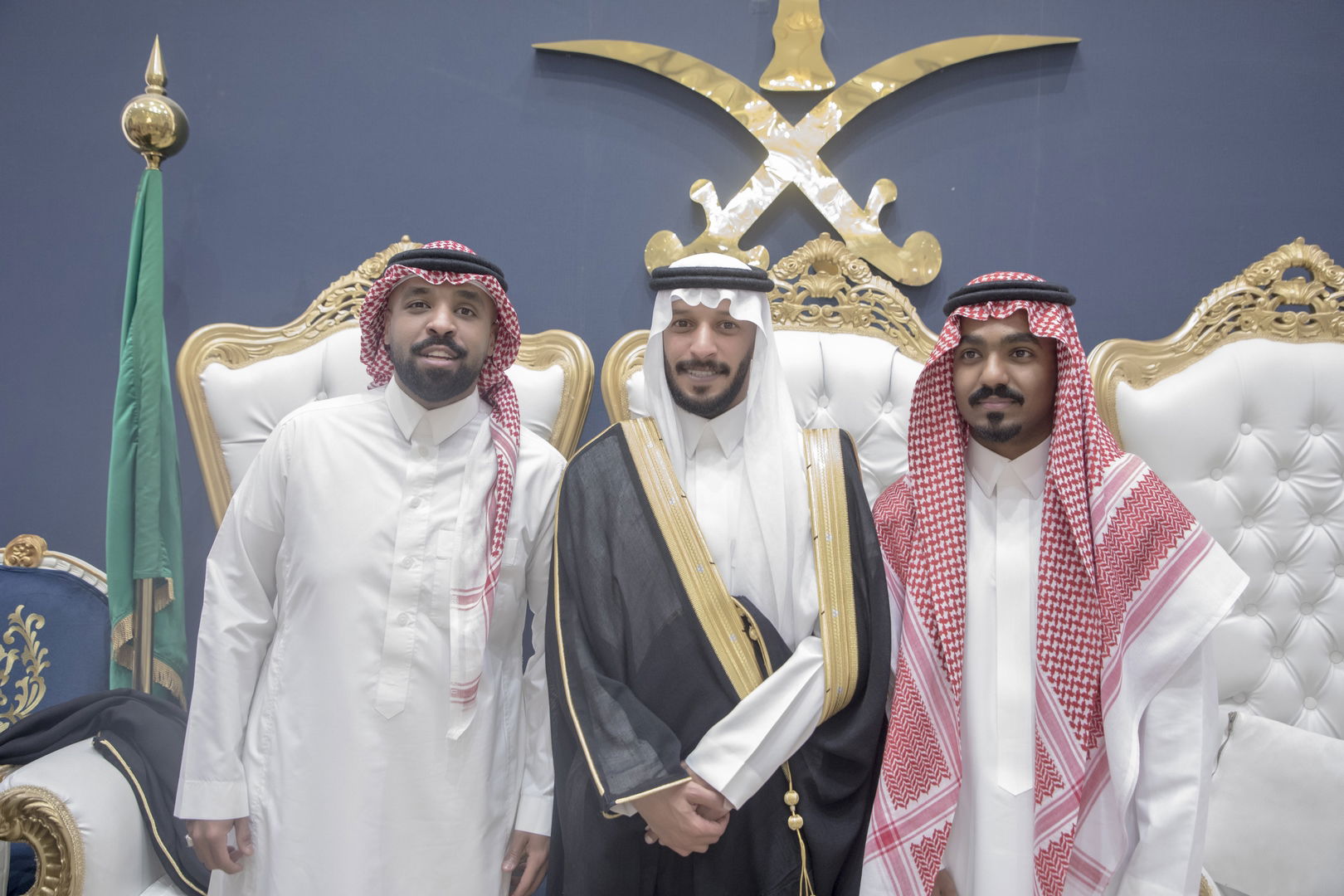 واحييا هذا الزواج غناء الفنانين 1. دحوم الطلاسي                                 2. منصور الدخيل                 3. بن مرضي                4. محمد مبارك