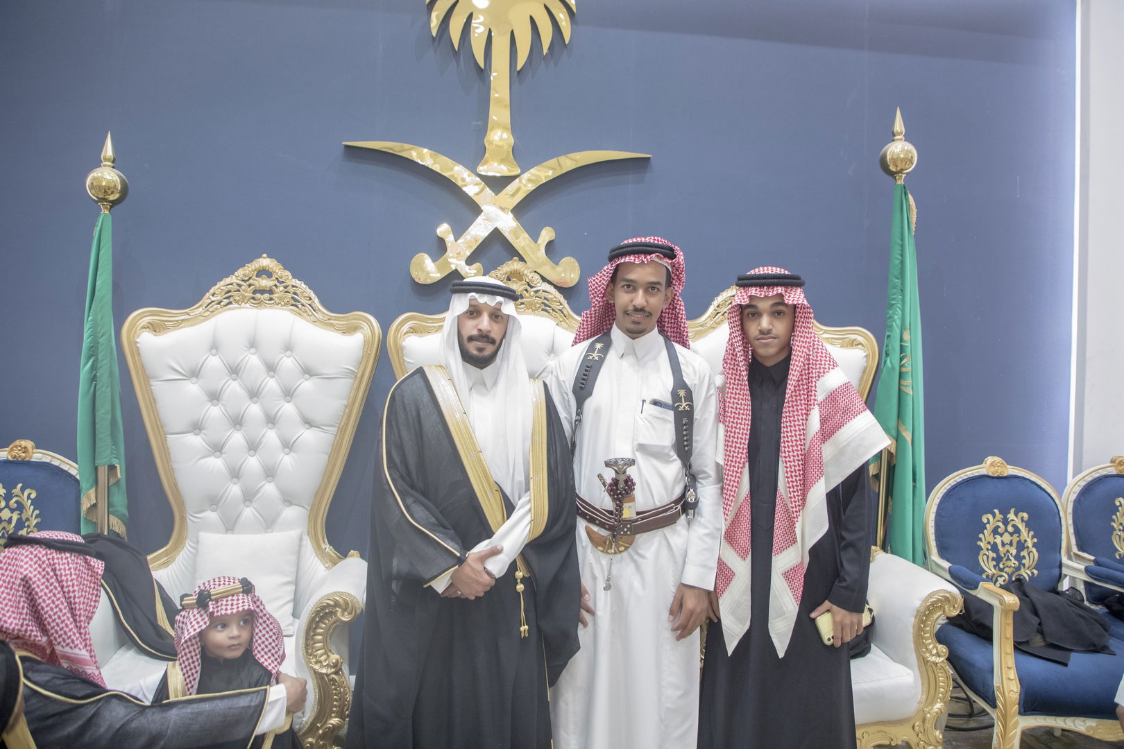 واحييا هذا الزواج غناء الفنانين 1. دحوم الطلاسي                                 2. منصور الدخيل                 3. بن مرضي                4. محمد مبارك