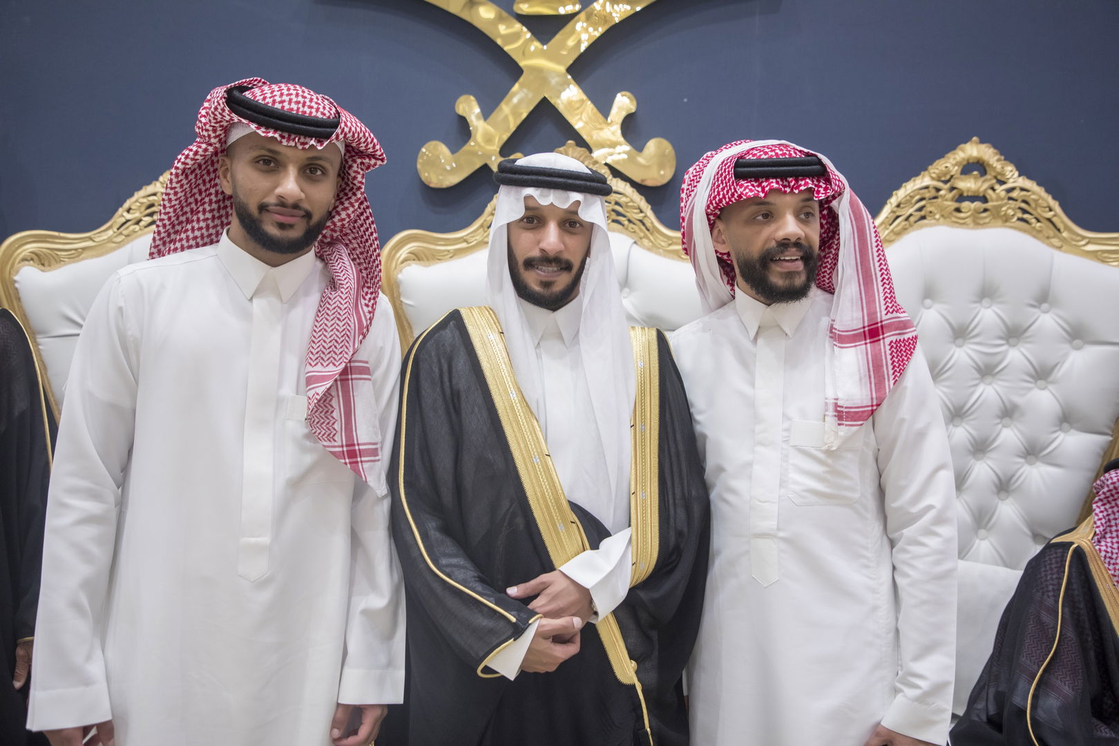 واحييا هذا الزواج غناء الفنانين 1. دحوم الطلاسي                                 2. منصور الدخيل                 3. بن مرضي                4. محمد مبارك