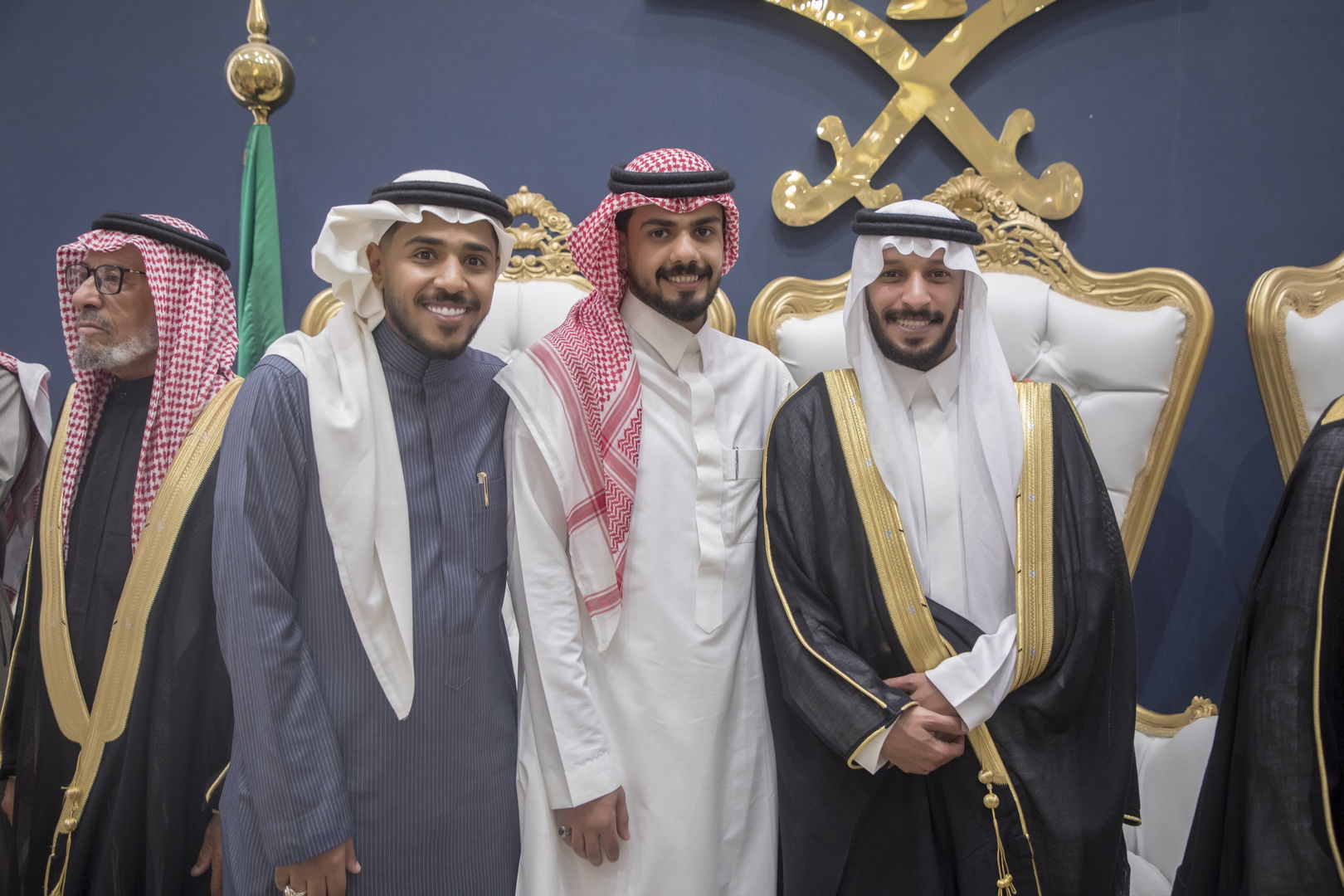 واحييا هذا الزواج غناء الفنانين 1. دحوم الطلاسي                                 2. منصور الدخيل                 3. بن مرضي                4. محمد مبارك