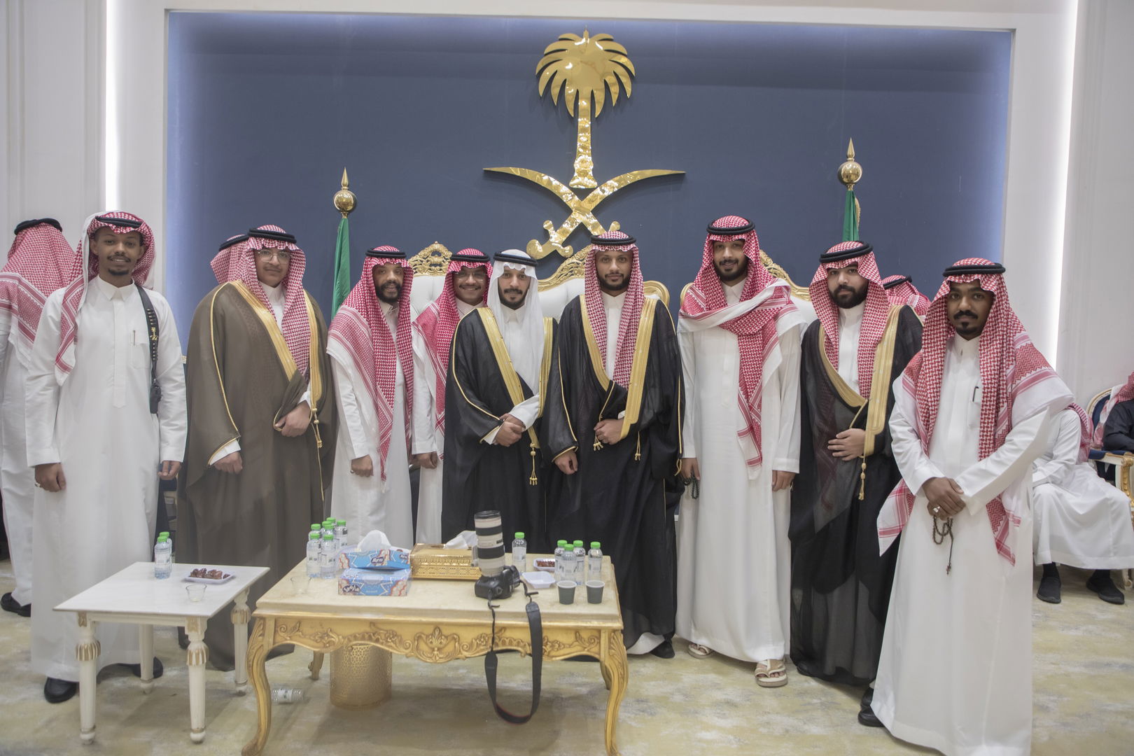 واحييا هذا الزواج غناء الفنانين 1. دحوم الطلاسي                                 2. منصور الدخيل                 3. بن مرضي                4. محمد مبارك