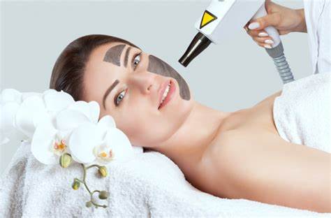 CARBON FACIAL/HOLLYWOOD FACIAL