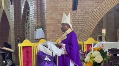 La première messe officielle en mémoire de l’Honorable Chérubin OKENDE par le Cardinal Fridolin Ambongo à la Cathédral Notre Dame du Congo
