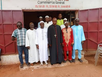 Le Cardinal Dieudonné Nzalainga apporte son soutien aux frères musulmans durant le Ramadan