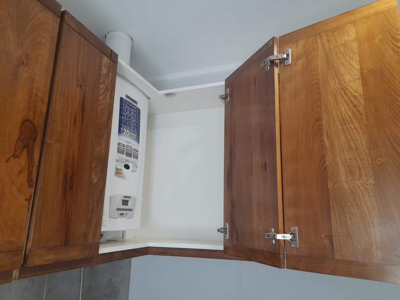 mueble de lavadero en madera macisa