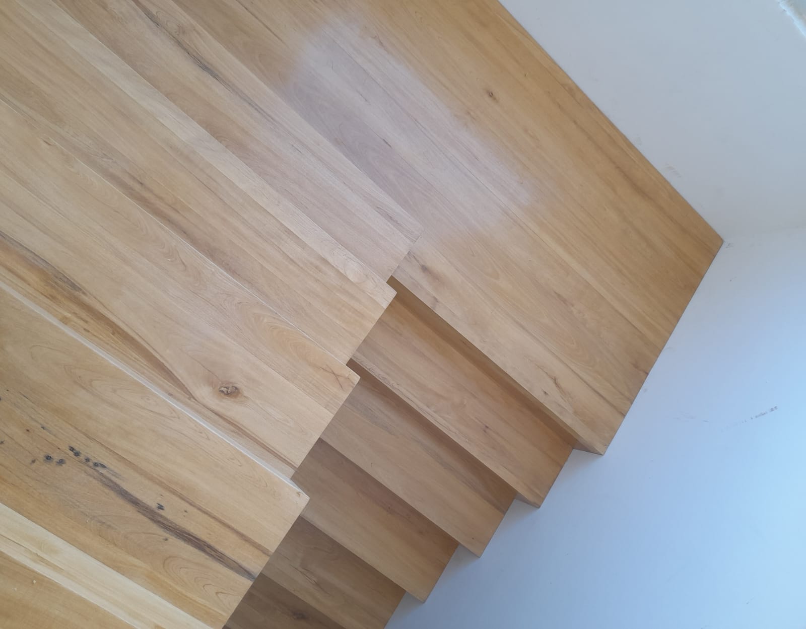 ESCALERA EN GUATAMBU