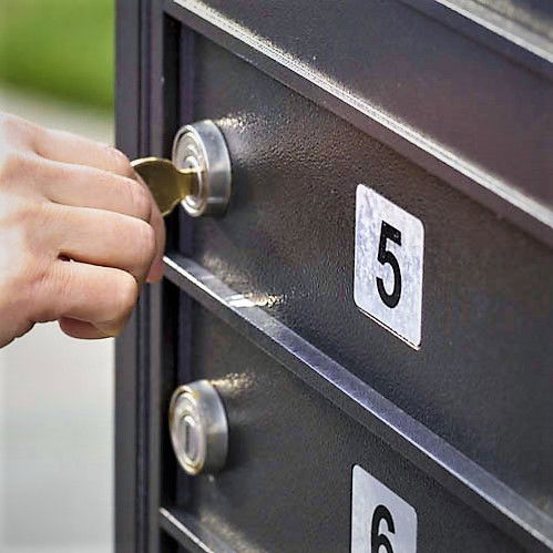החלפת צילינדרים ומנעולים בדלת כניסה לבניין, דלת אש ובתיבת דואר