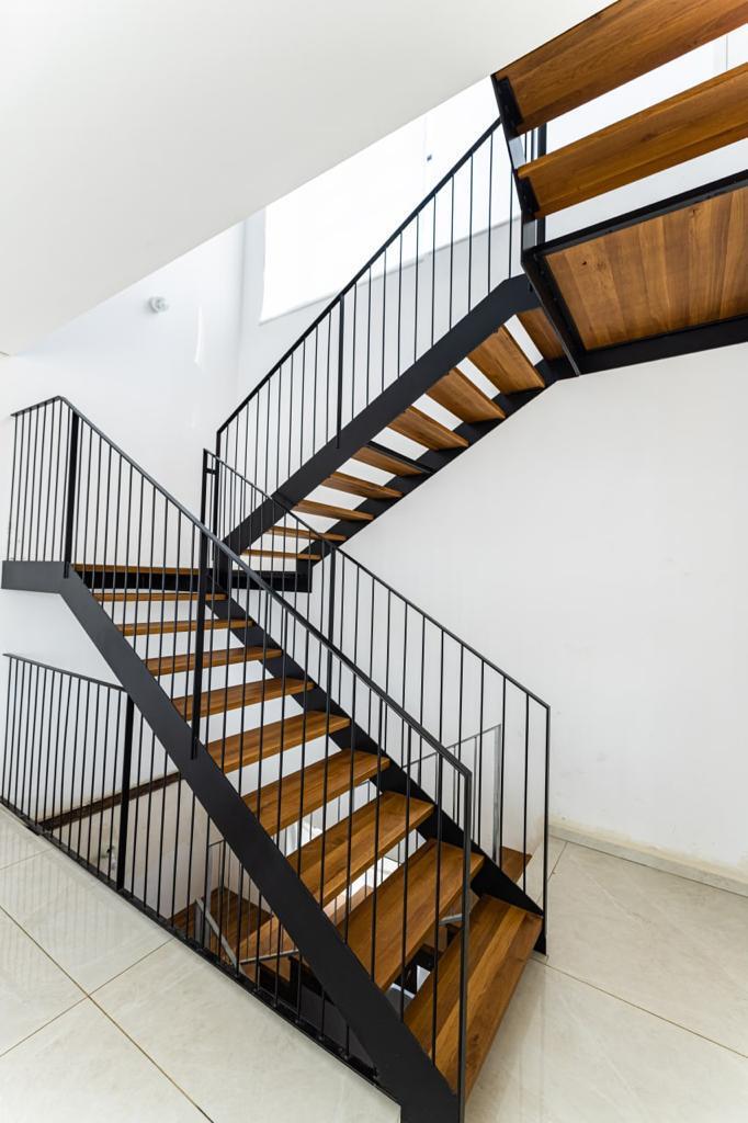 מדרגות מתכת בהתאמה אישית