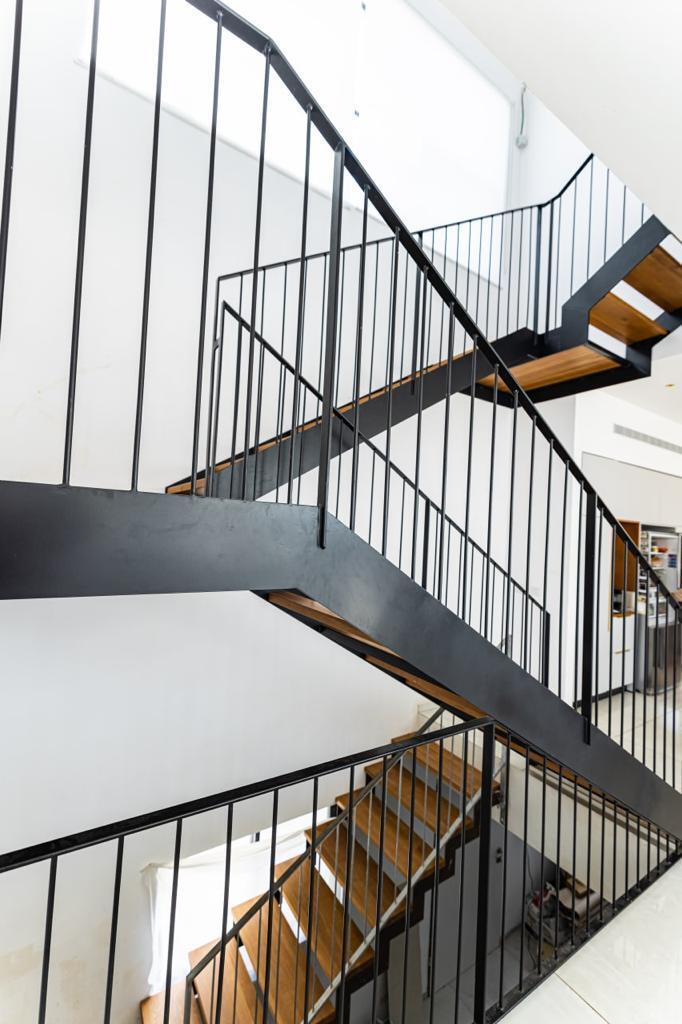 מדרגות מתכת בהתאמה אישית