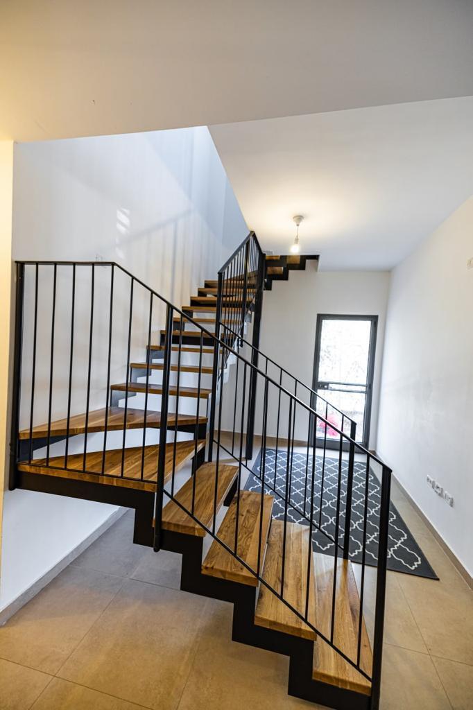 מדרגות מתכת בהתאמה אישית