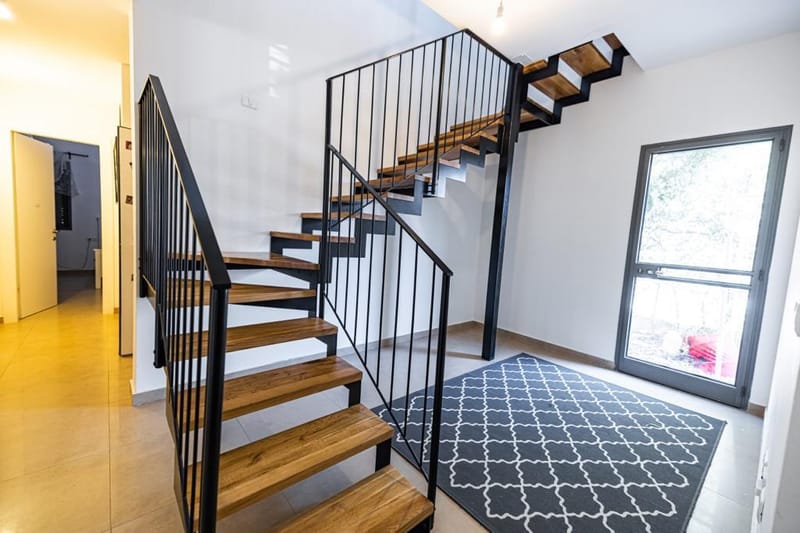 מדרגות מתכת בהתאמה אישית