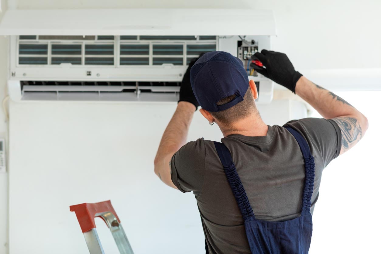 Choosing The Right AC Tech for Your Mitsubishi Air Conditioner Repair in Melbourne