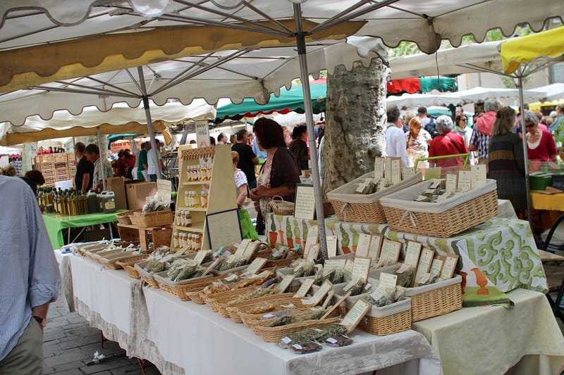 Les Marchés typiques
