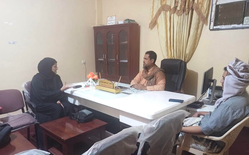 مدير عام خنفر (اليوسفي) يلتقي رئيسة مؤسسة معاً نرتقي لرعاية المرأة والطفل