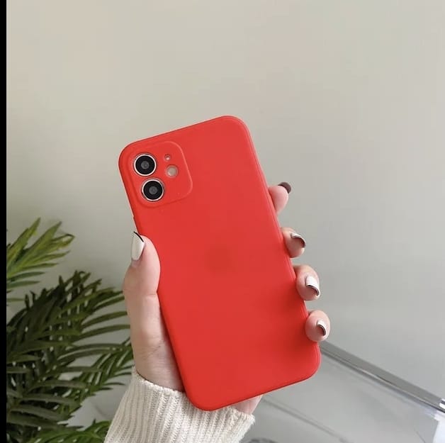 Coque Iphone 11 silicone rouge ou noir
