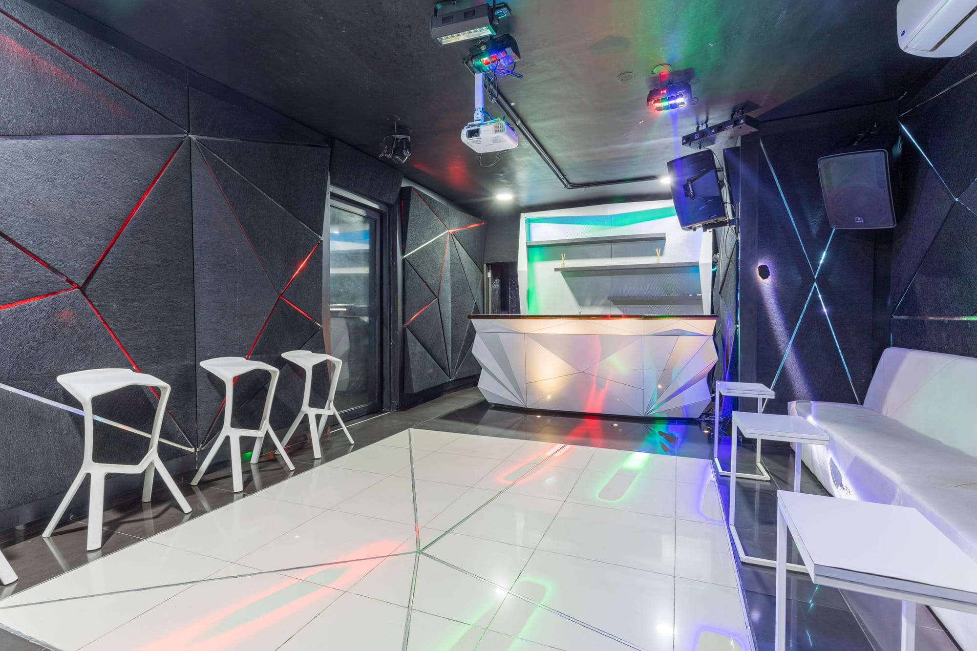 Private in House Night CLUB