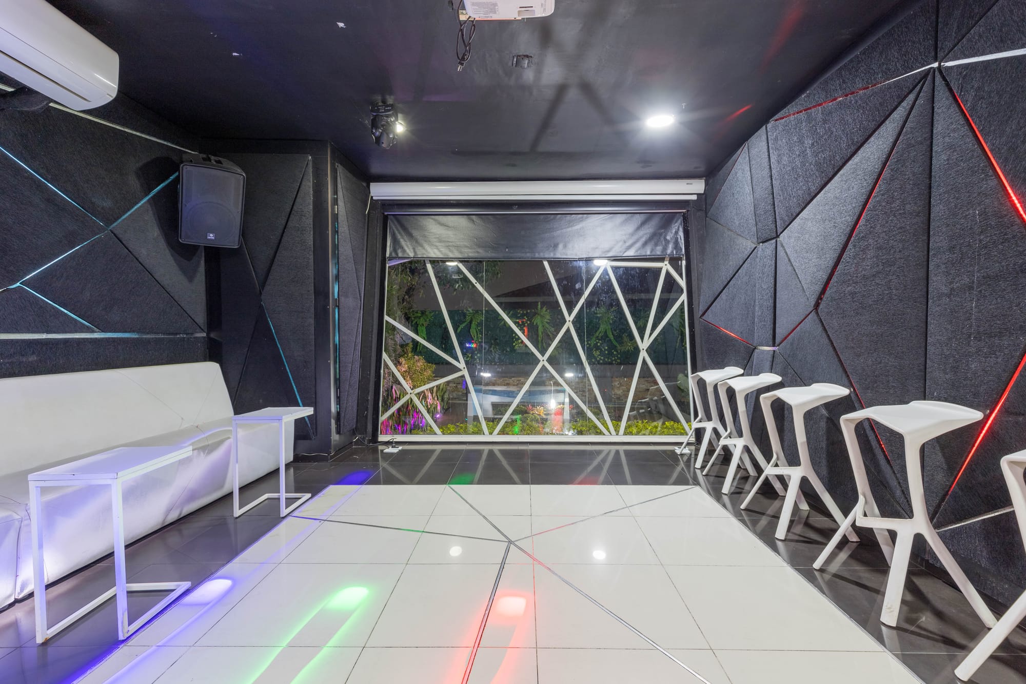 Private in House Night CLUB