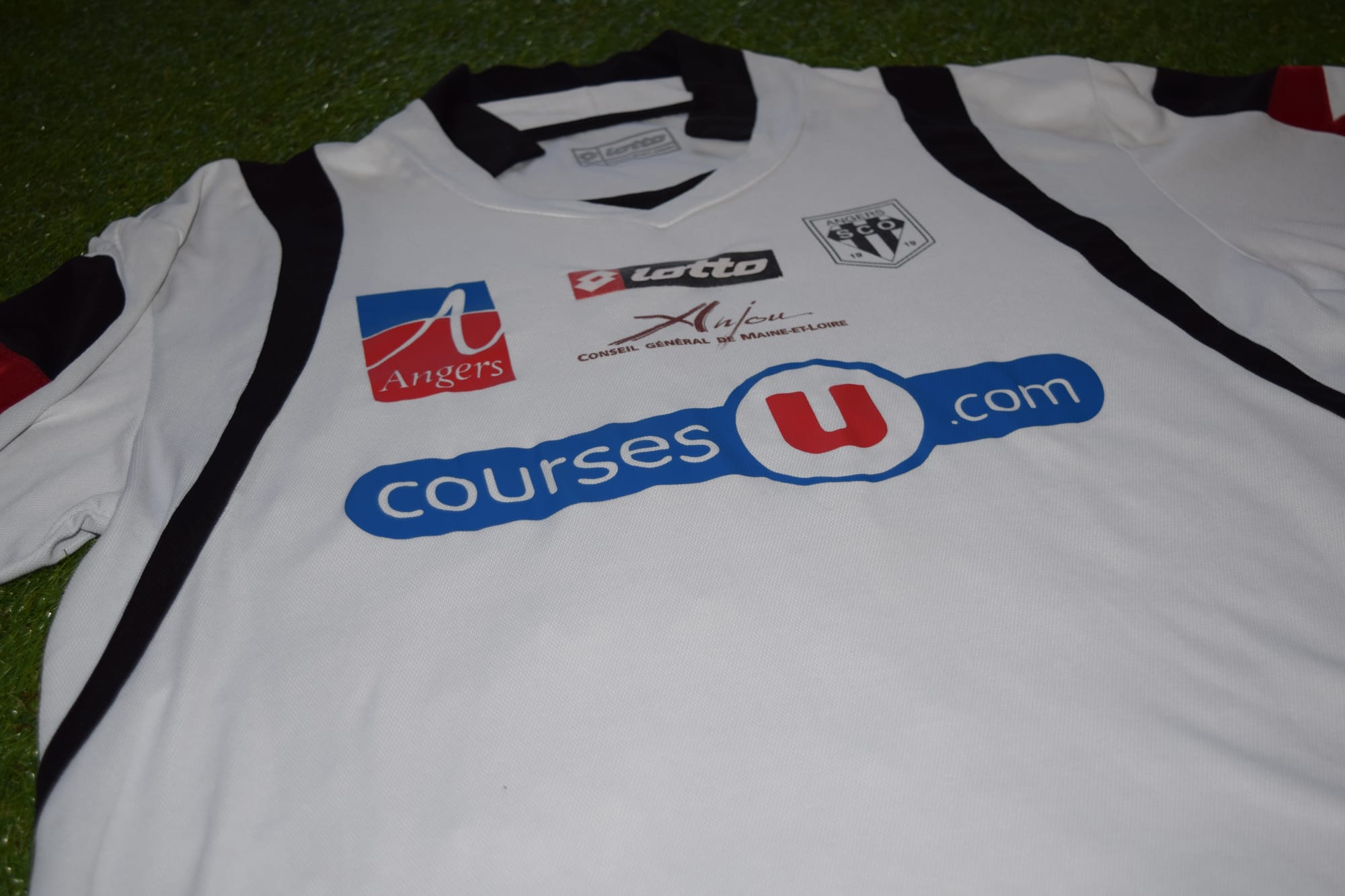 Maillot Domicile Eéquipe B (CFA 2) 2009-2010 porté par Sackré Gbohou