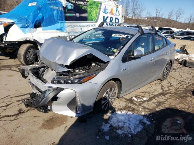 Toyota Prius Prime Le 2022 Silver 1.8L 4