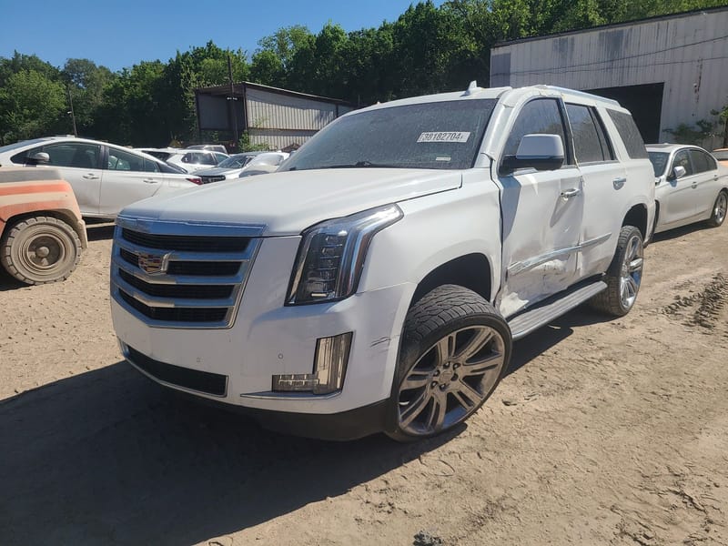 Cadillac Escalade Luxury 2015 White 6.2L 8