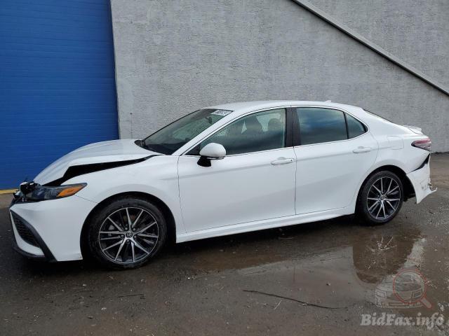 Toyota Camry Se 2022 White 2.5L 4
