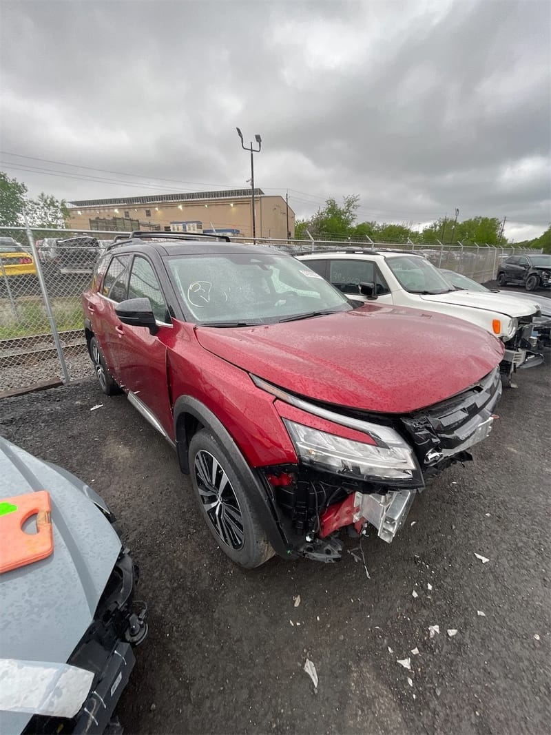 Nissan Pathfinder Platinum 2023 Red 3.5L 6