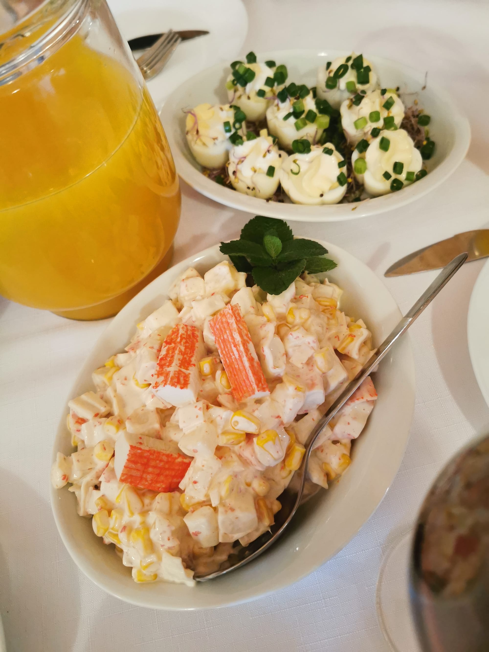 STOŁY ZASTAWIONE TRADYCYJNIE