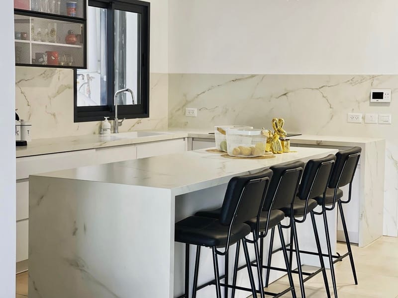 מטבח מודרני גלאס אפקט