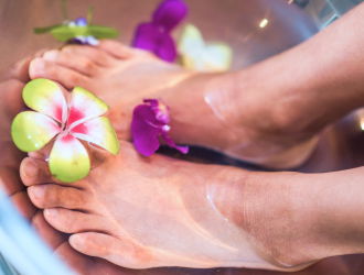 Manicure &amp; Pedicure