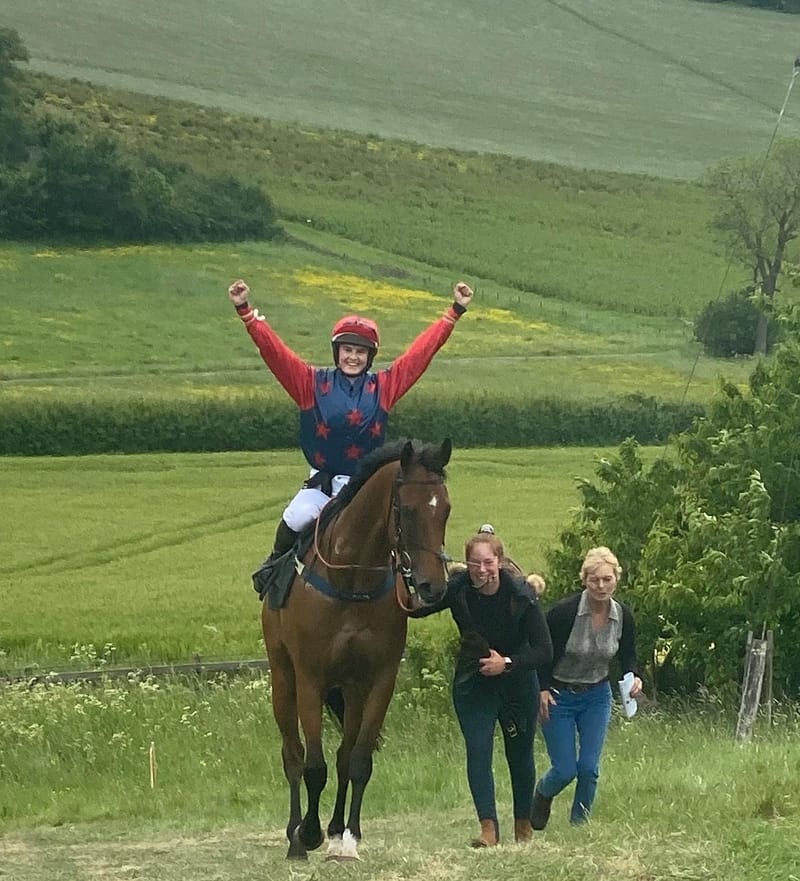 Training Point to pointers/hunter chasers