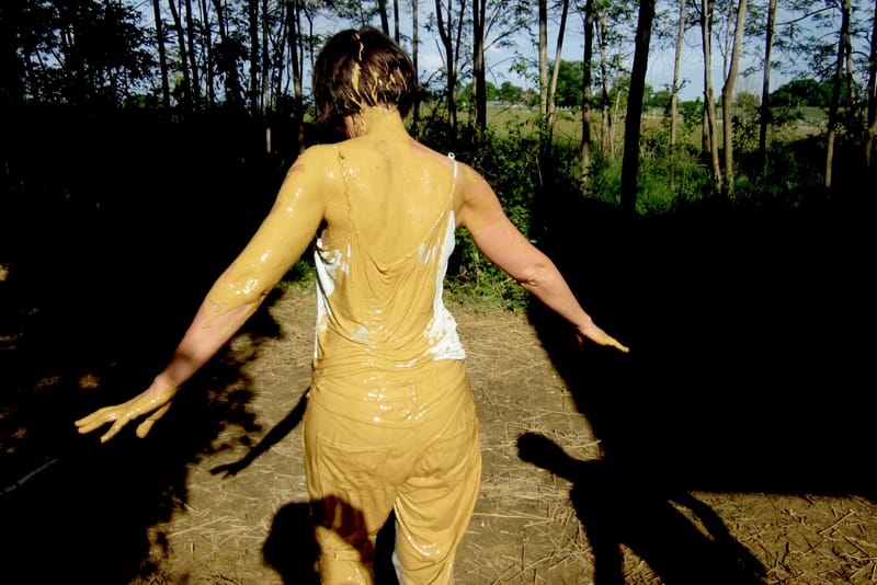 Terre, paille et tu tasses