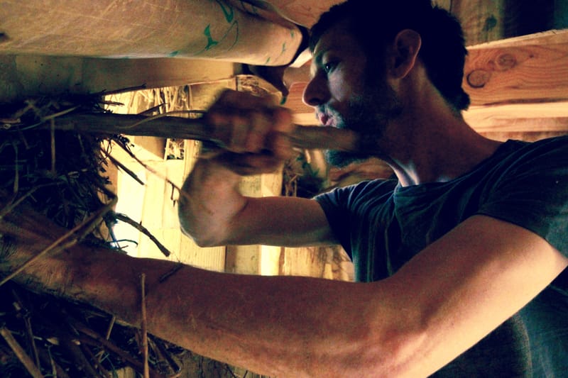 Terre, paille et tu tasses