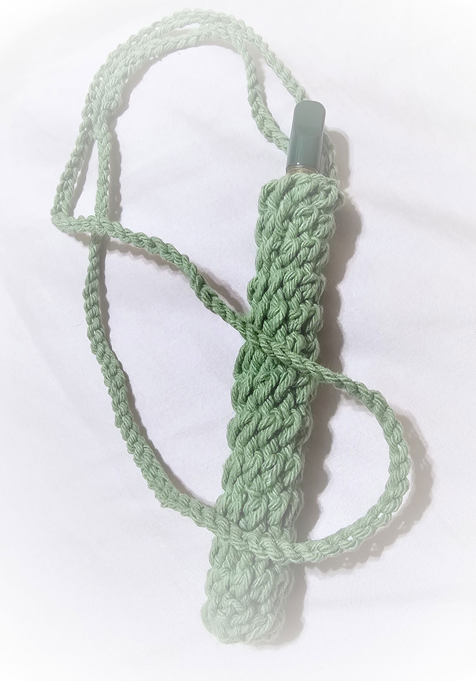 Ouid Stylo Necklace