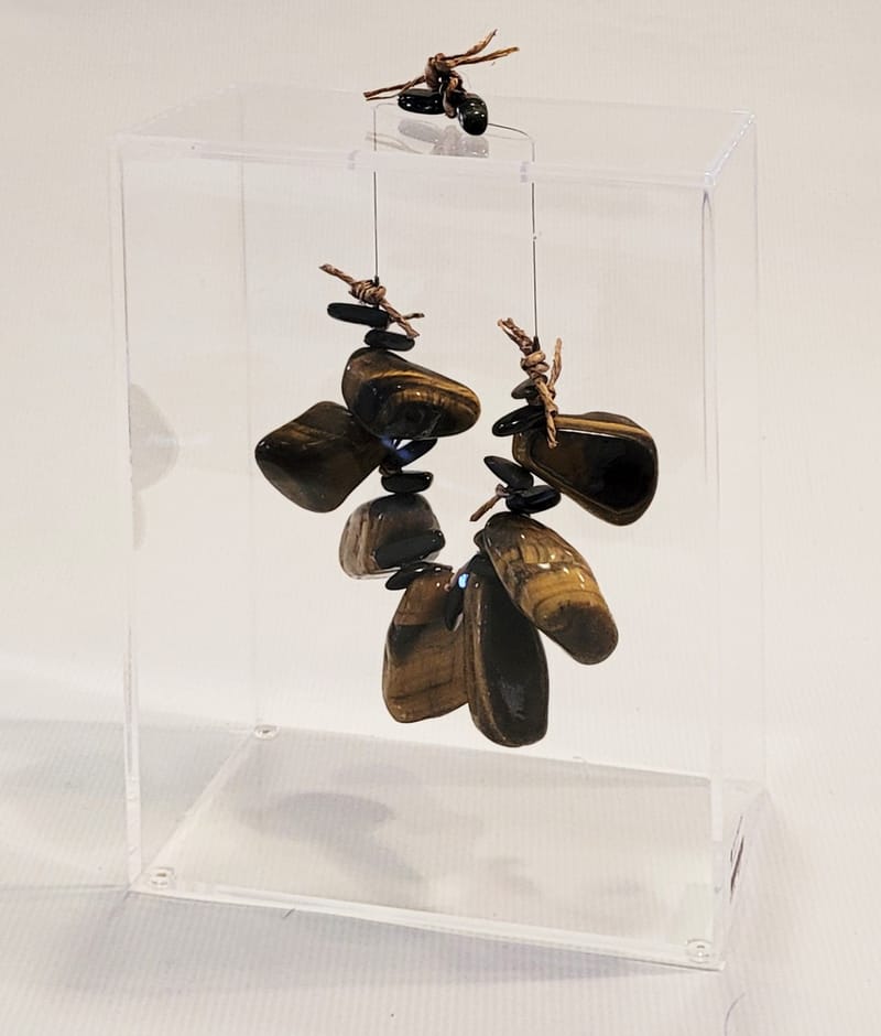 CAIXA PETRA VERTICAL