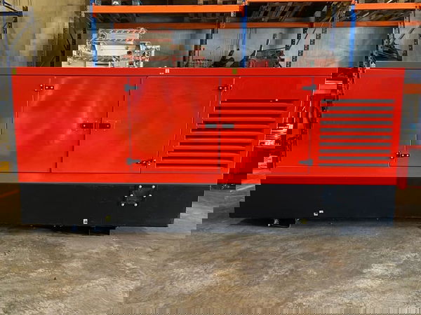 Grupo electrógeno 200 kva  IVECO FPT- MECC ALTE
