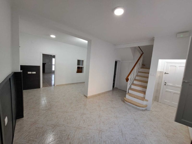 Ref: HS2402