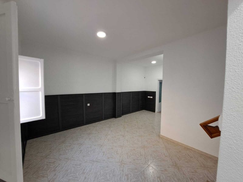Ref: HS2402