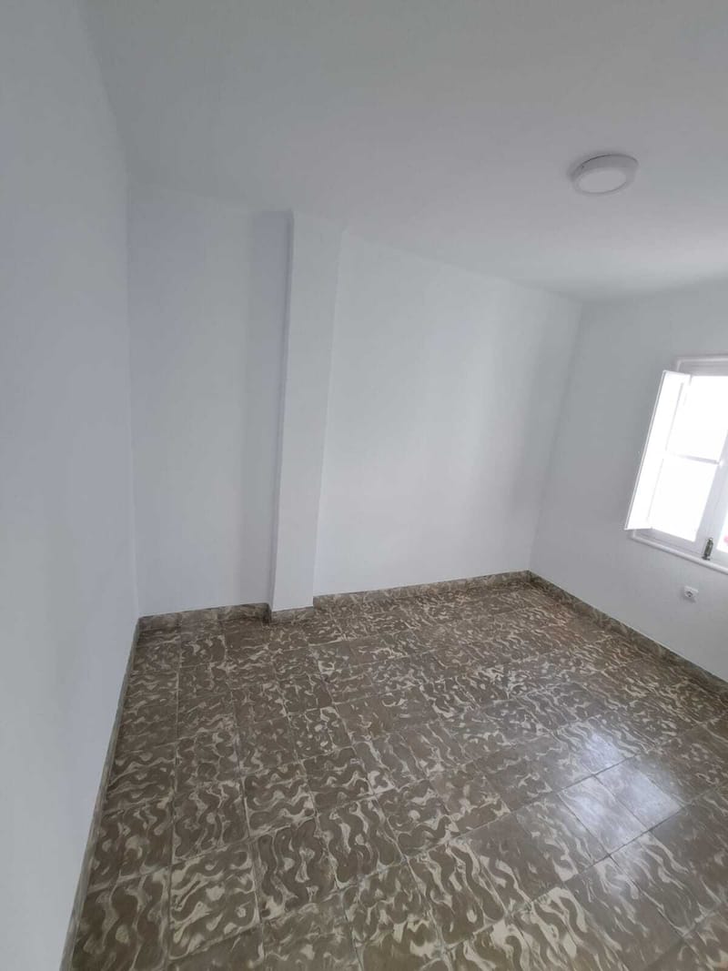 Ref: HS2402