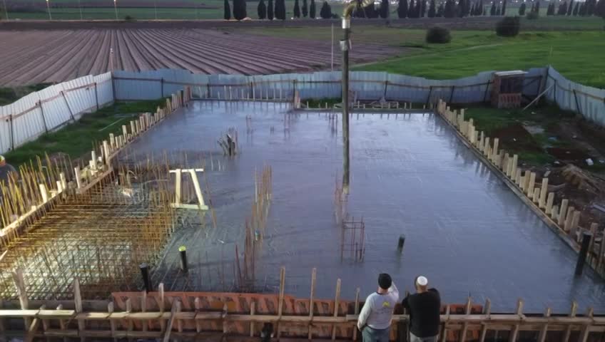 יציקת רצפה קומת קרקע