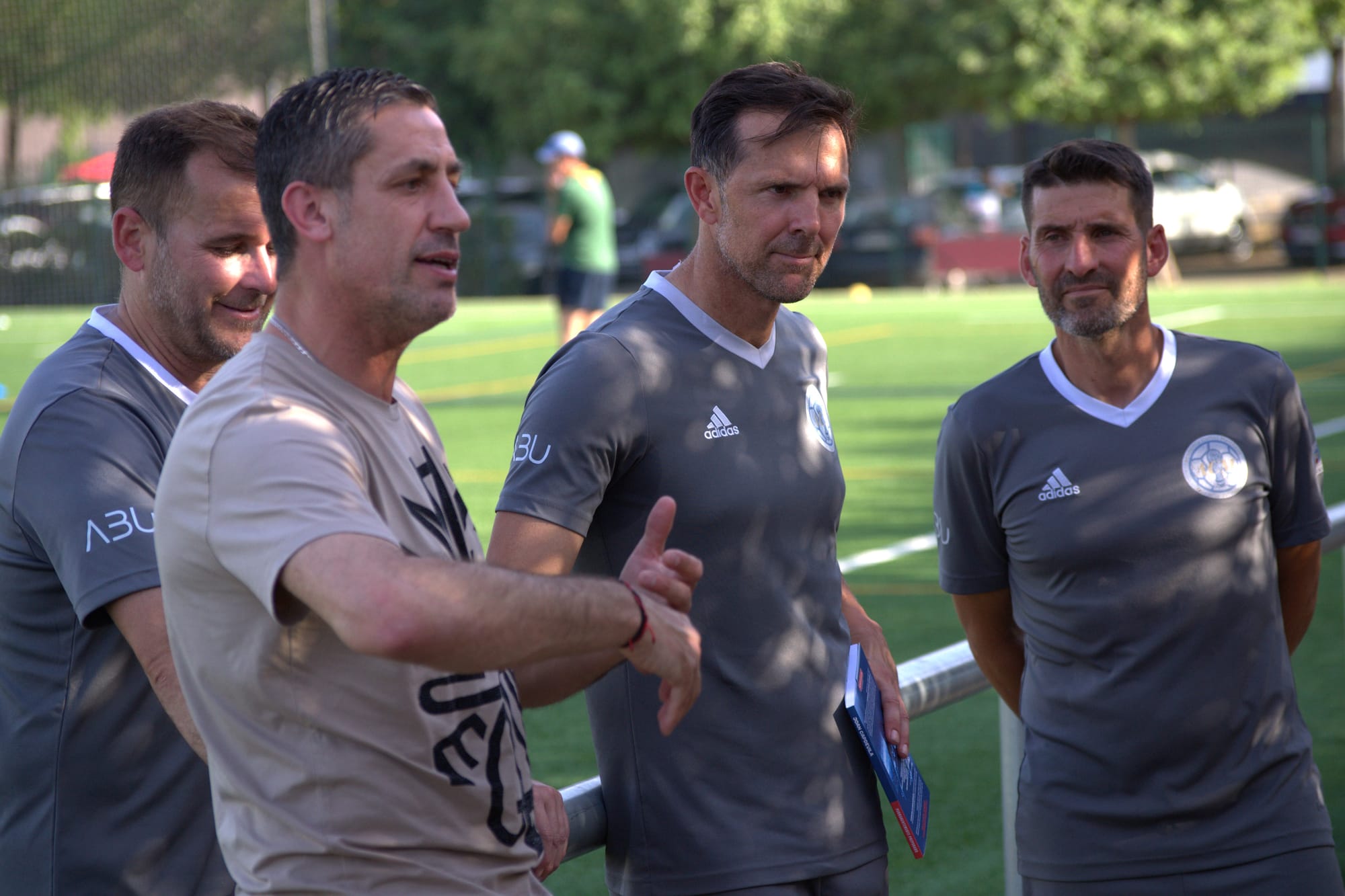 Campeón del Mundo Sudáfrica 2010, Campeón Eurocopa Austria y Suiza 2008, Medallista Olímpico Sidney 2000  