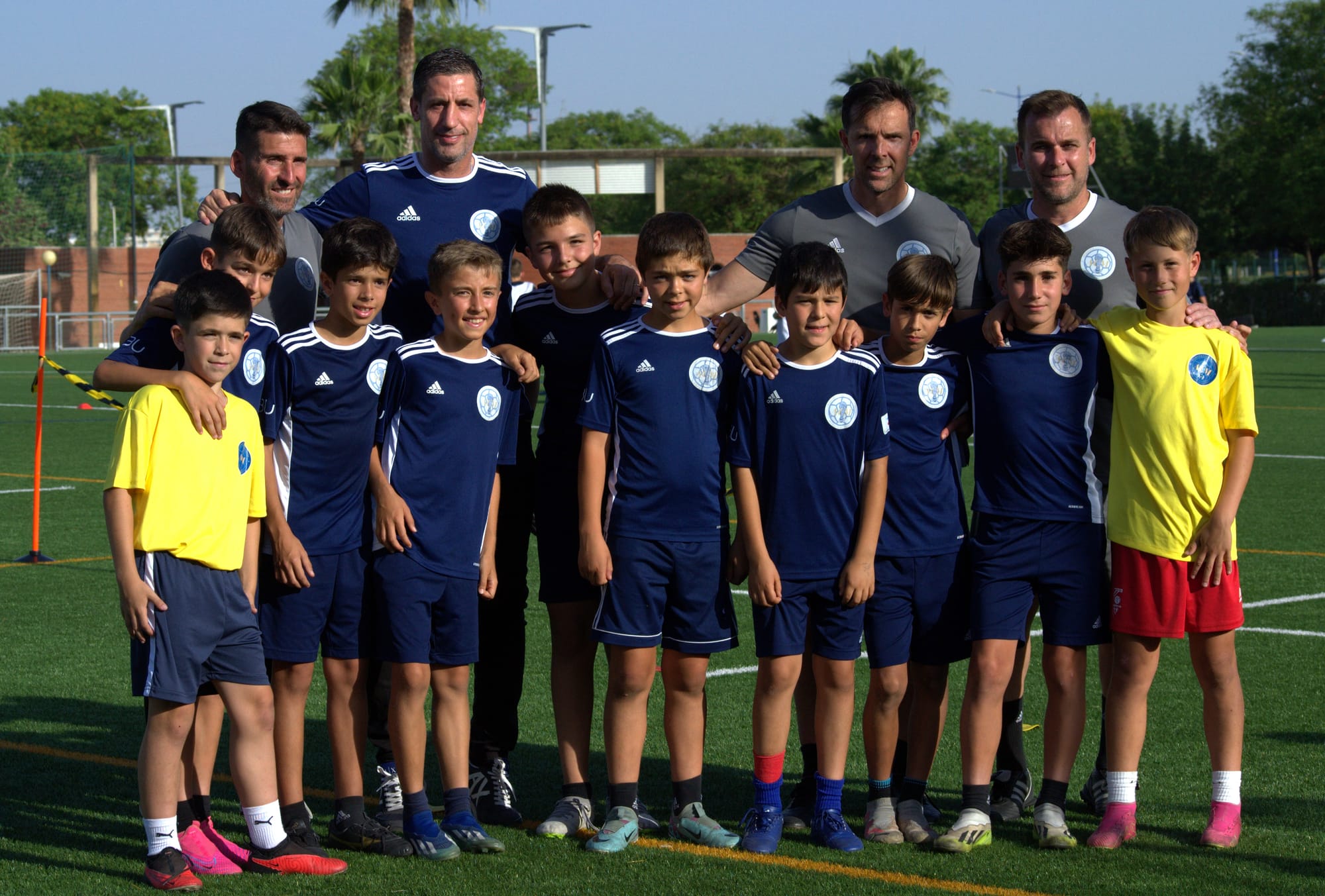 Campeón del Mundo Sudáfrica 2010, Campeón Eurocopa Austria y Suiza 2008, Medallista Olímpico Sidney 2000  