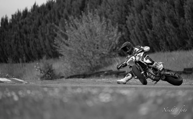 Sports auto / motos